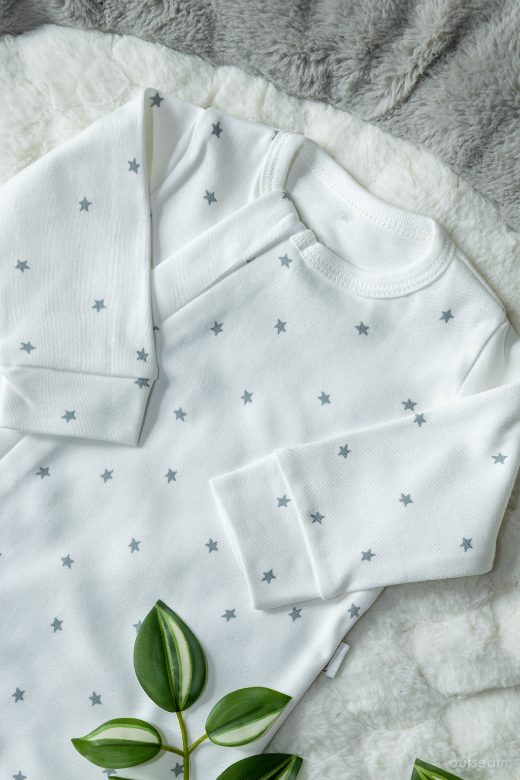 Outseam Romper Grey Stars — detail view 3